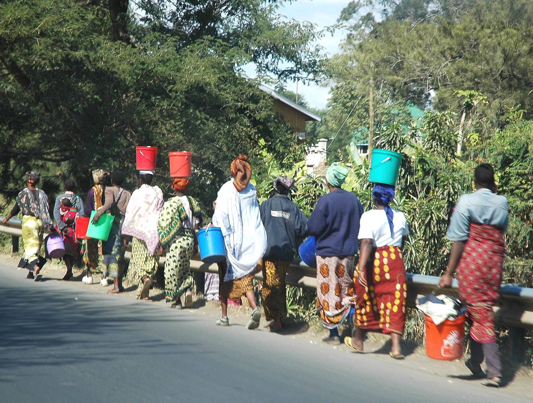 Arusha - 11 Ladies Walking - 856.jpg